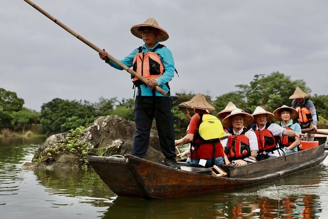 蘭陽博物館修復傳統舟船　烏石港舊址水域試航 | 華視新聞