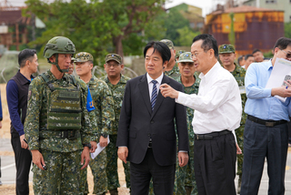 總統視導陸勝1號操演：厚植國防實力　才能確保和平