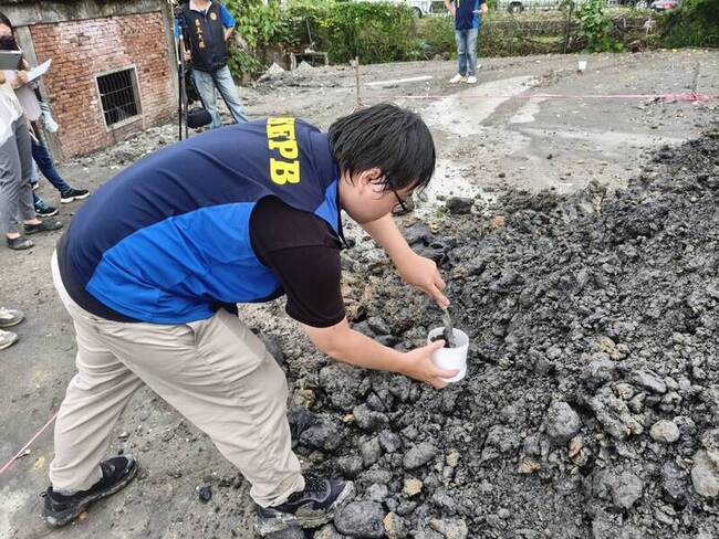 高雄大寮區農地遭倒廢棄物　2土石業者羈押禁見 | 華視新聞