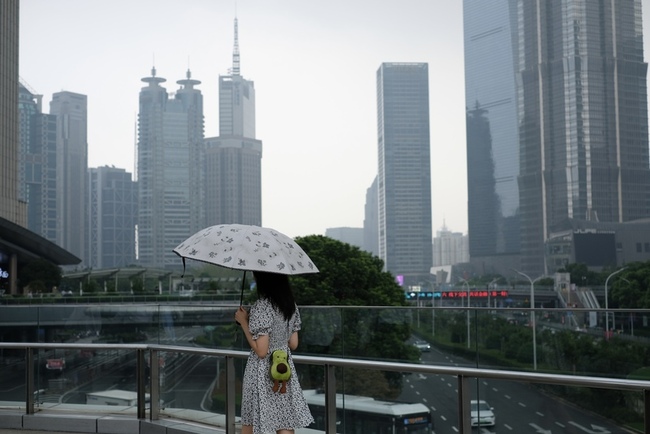 內捲嚴重、35歲危機  中國青年逐夢10年回歸考公 | 華視新聞