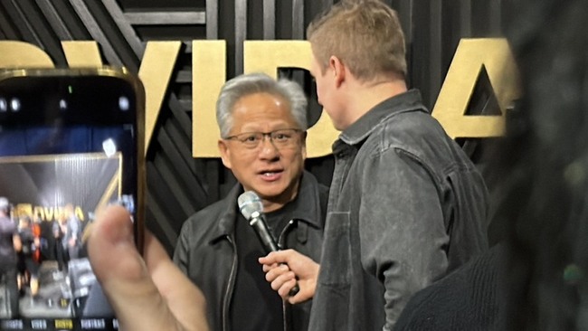 黃仁勳：輝達攜手美能源部　打造7座AI超級電腦 | 華視新聞