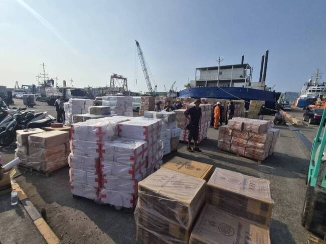 高雄外海查獲外籍貨輪走私　133噸冷凍肉品險入境 | 華視新聞