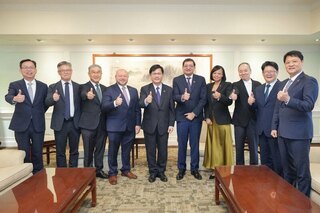 林佳龍：貝里斯是長期夥伴　盼創電動巴士、綠能合作