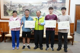 澎湖羽球隊再創佳績  縣長陳光復頒發獎金表揚