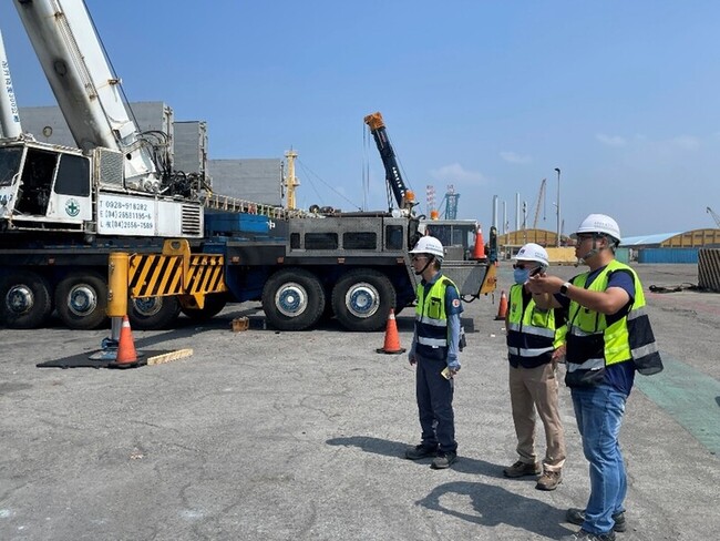 港務公司試辦安全新制有緩衝　未來違規恐停通行證 | 華視新聞