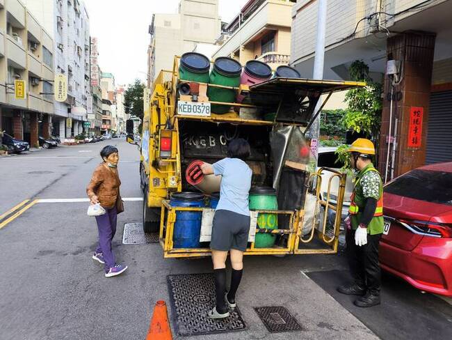 中市廚餘年標售達2500萬　未來擬建置廚餘機去化 | 華視新聞