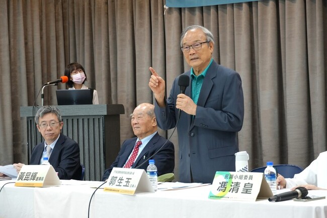 調查：國中教師AI素養分數最低 教學應用偏保守 | 華視新聞