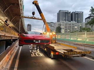 北市法拉利男酒駕載女閃臨檢　仍遭警查獲送辦