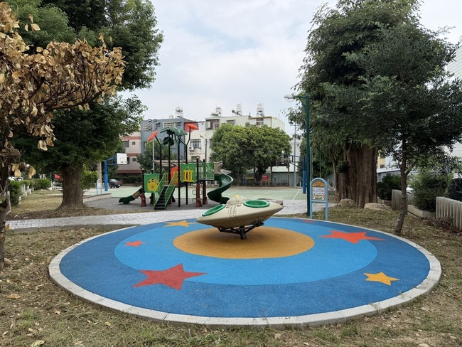 南投市改善公園增遊具　繩索攀岩、飛碟輪盤啟用 | 華視新聞