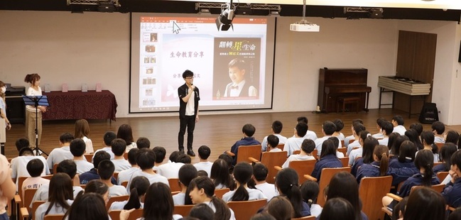 總統教育獎得主前進校園　傳遞勇敢正向思維 | 華視新聞