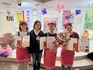 高雄坐月子到宅暖心相伴　10名優質月嫂獲表揚