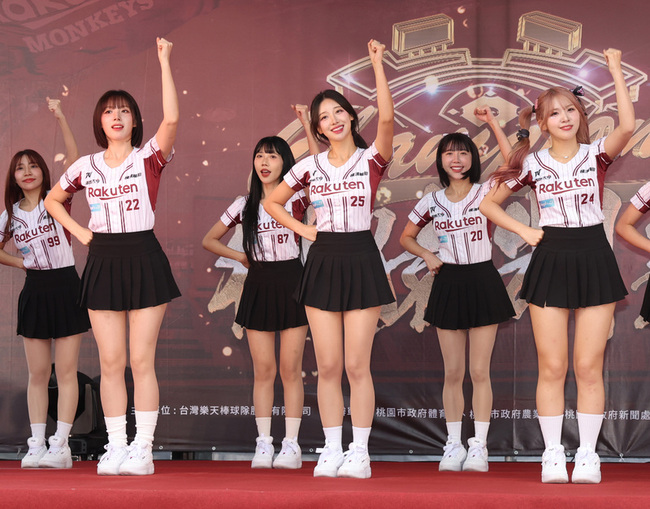 樂天桃猿封王遊行  韓籍啦啦隊成員直呼有趣 | 華視新聞
