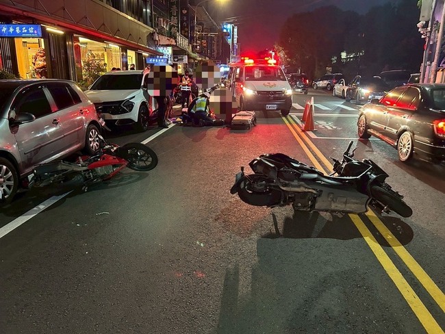 為收養浪貓疑違規穿越馬路　婦三義遭2機車連撞不治 | 華視新聞