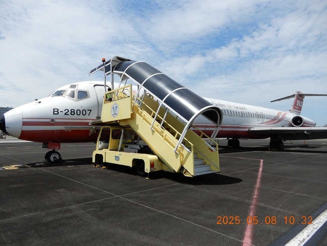 遠東航空欠費逾億元　台北分署首次拍賣2客機 | 華視新聞