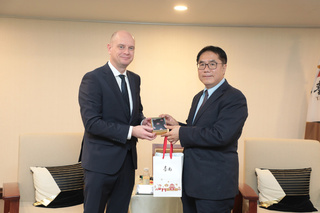 黃偉哲會晤波蘭駐台代表　盼加強城市間合作交流