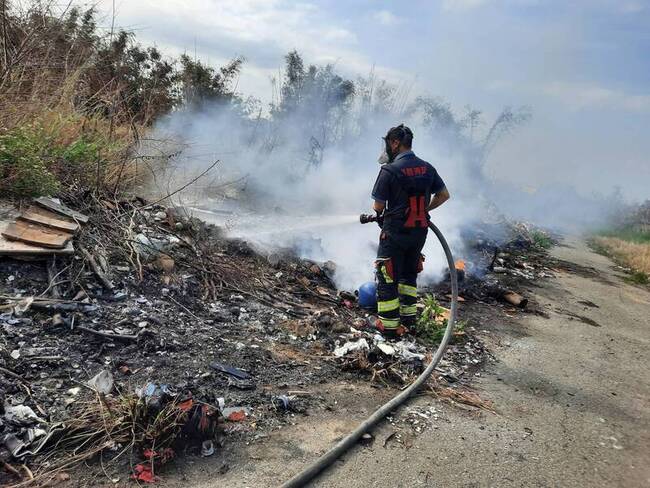 通霄苑裡廢棄物火警4天3起　苗縣府將追查開罰 | 華視新聞
