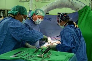 少子化影響手術護理師人力缺口　亞大醫開辦免費培訓