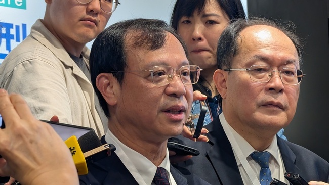 石崇良：健保不能倒、去留不在心　只想把事做好 | 華視新聞