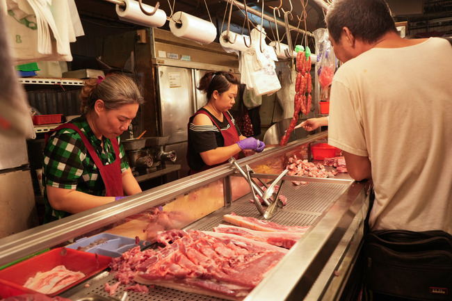 活豬拍賣恢復首日　屏東黃昏市場仍少見溫體肉 | 華視新聞