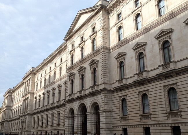 英中外長通話　中方籲「加快解決」緊迫問題 | 華視新聞