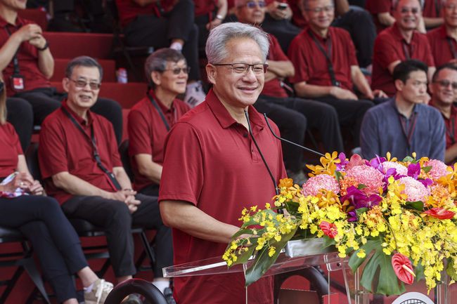 魏哲家稱5兆男　黃仁勳致謝台積電：你們幫我蓋輝達 | 華視新聞