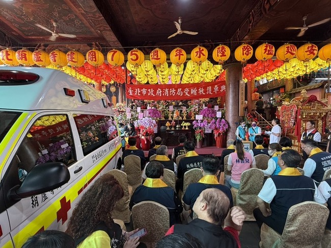 提升北市救護緊急量能 寺廟捐高頂救護車止血帶 | 華視新聞