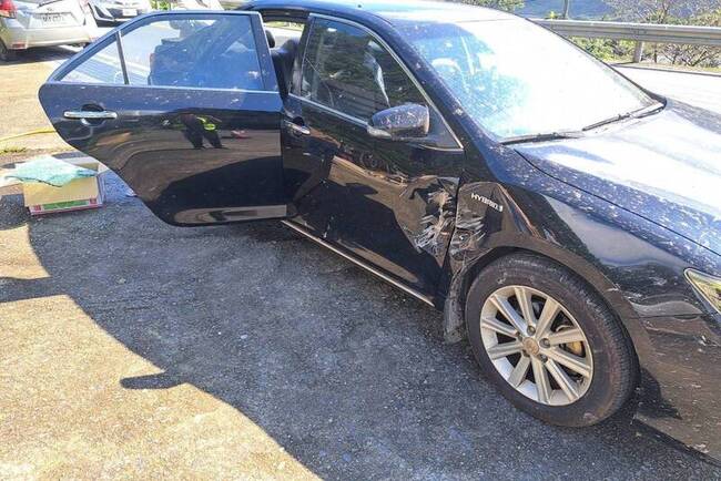 台7線宜蘭英士段落石砸車　1車4人無傷 | 華視新聞