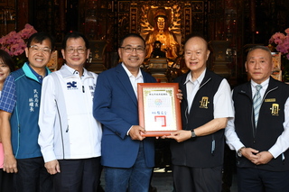 艋舺龍山寺捐850萬裝備　新北感謝充實消防能量