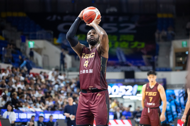 PLG半獸人離隊　翟蒙飆新高36分率獵鷹痛宰勇士 | 華視新聞