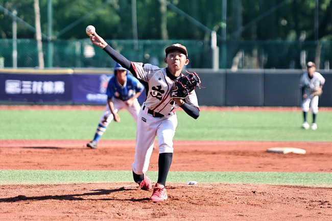 重光盃少棒開打　颱風若攪局移師「大魯閣」決戰 | 華視新聞