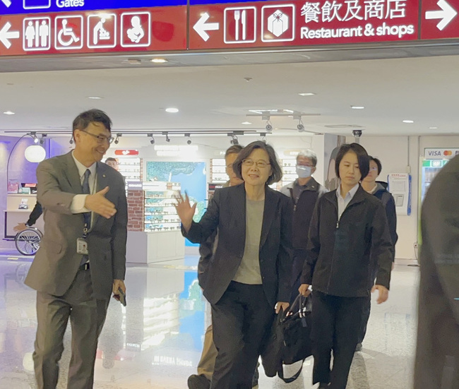 啟程赴柏林演說　蔡英文強調外交一棒接一棒不停歇 | 華視新聞