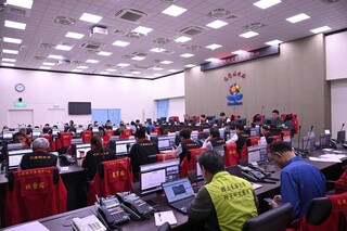 堰塞湖紅色警戒　花蓮消防、救護車協助撤離弱勢