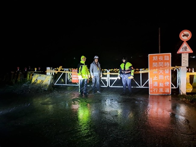 颱風鳳凰逼近  花蓮六十石山、高寮便道等預警封閉 | 華視新聞