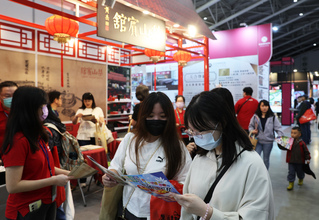 台北國際旅展4天展期買氣旺　千萬刷手現身