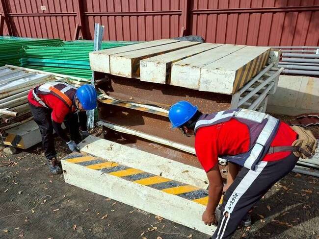 颱風鳳凰來襲  高市工務局籲社區工地防颱 | 華視新聞