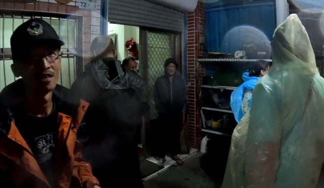 颱風鳳凰逼近　屏東災變中心開設、山區撤離逾百人 | 華視新聞