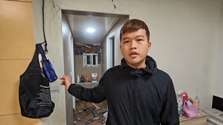 基隆西定路邊坡落石砸屋　住戶洗澡驚魂