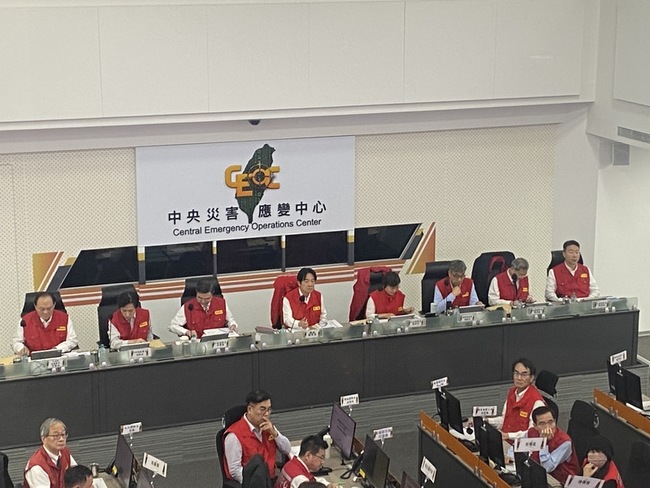 賴總統視察中央災變中心　視訊徐榛蔚允諾協助 | 華視新聞