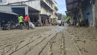 宜蘭蘇澳淹水消退　街道滿目瘡痍民眾整理家園