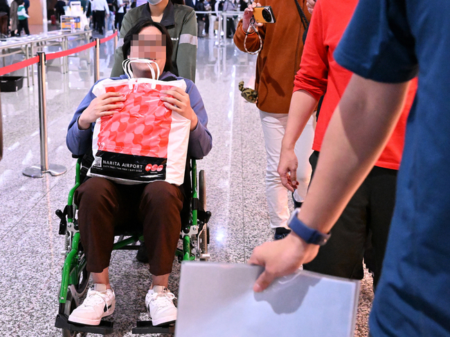 網傳捐巨資換IPAC演講　涉案陳男返台被刑事局詢問 | 華視新聞