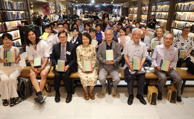 零雨作品集出版　李遠：讓國家對文化充滿崇敬 | 華視新聞