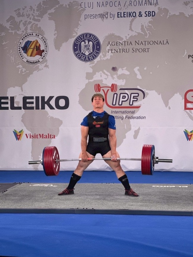 世界公開裝備健力錦標賽　江凱傑硬舉摘金另奪2銅 | 華視新聞