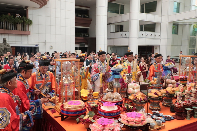 北港朝天宮黑面三媽睽違百年南巡 11/15重啟台南會香 | 華視新聞