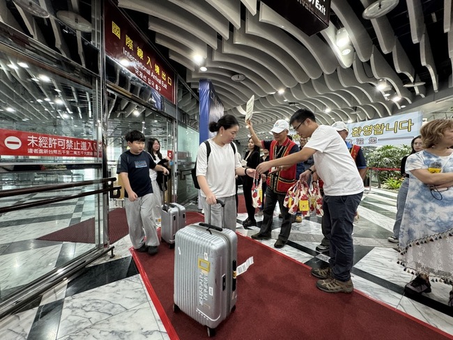 韓國仁川－花蓮重啟直航　首航132名旅客到訪 | 華視新聞