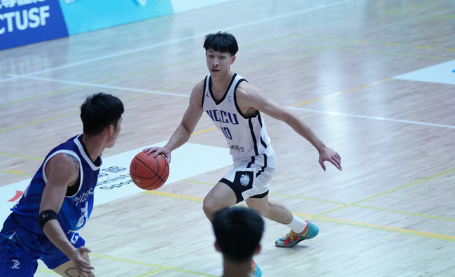 UBA宋昕澔高效率轟20分　政大宰中原延續跨季51連勝 | 華視新聞