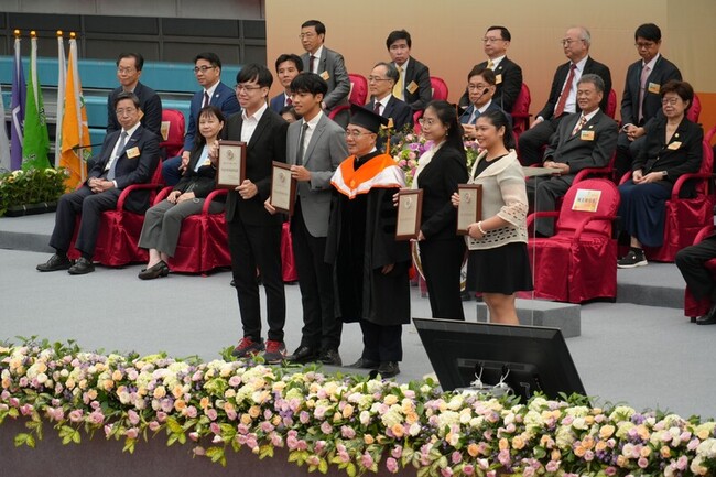 台大頒發4學生社會奉獻獎　推愛滋病衛教、去污名 | 華視新聞