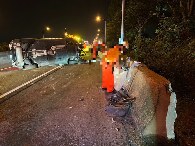 國1台南新營段4車追撞　4人受傷送醫 | 華視新聞