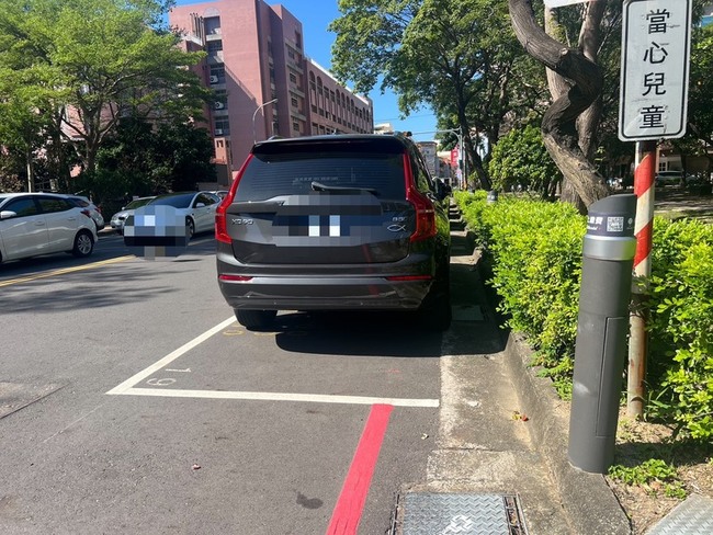 民代籲智慧停車柱導入科技執法　竹縣府：將研議 | 華視新聞