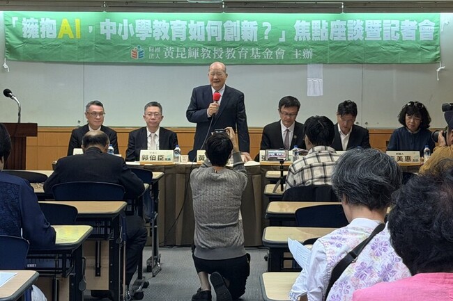 AI浪潮進入校園  教師轉型引導學生善用工具 | 華視新聞