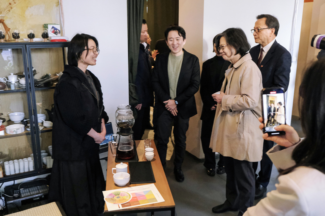 旅德台灣人打文化團隊戰合租空間築夢　蔡英文讚厲害 | 華視新聞